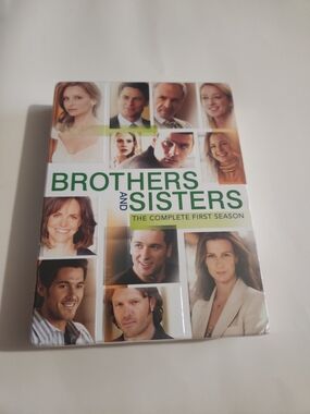 Brothers and Sisters: The Complete First Season - White/Green DVD Set